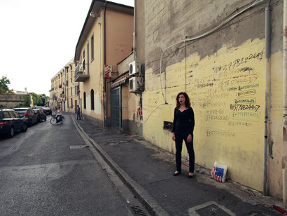 Virginia Zanetti, Vissi d’Arte, performance in vari luoghi, a cura di CAC Luigi Pecci-Dryphoto-Kinkaleri, Prato, 2014. Ph Andrea Abati, Matteo Innocenti