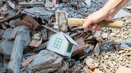 Tra proprietà privata e abusivismo