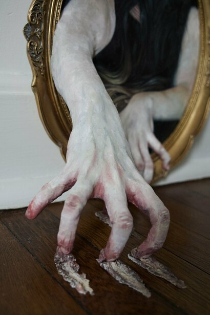 Tanya Gomelskaya employs a unique brush technique for precise texture and depth in her work