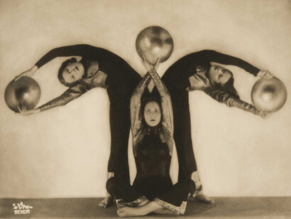 Arthur Benda, La danza con i dischi d'oro