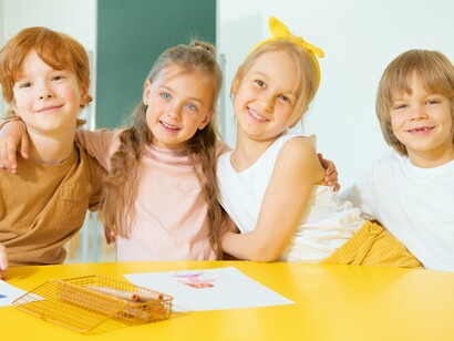 Alunos juntos na escola