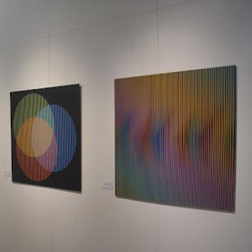 Sala con reproducciones en inducción cromática y color aditivo (2014). Carlos Cruz-Díez. Museo de Arte Costarricense. Foto AKEZ