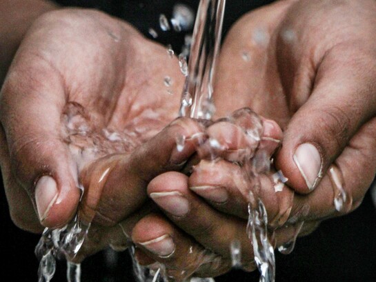 Nel Medio Oriente del 2026 l’acqua è diventata una nuova frontiera del conflitto, trasformandosi da risorsa vitale a bersaglio strategico