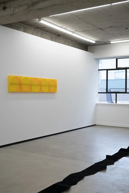 Kāryn Taylor, Cosmic mind, quantum field, exhibition view. Courtesy of Jhana Millers Gallery