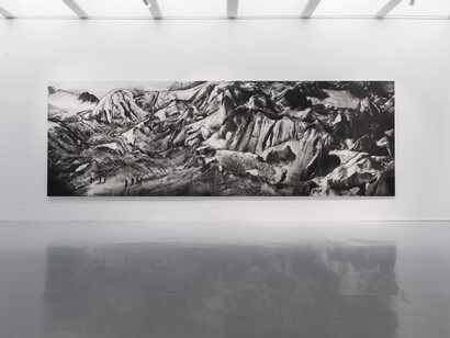 Radenko Milak, Glacier, 2019, watercolor on paper, mounted on dibond, 200 x 600 cm, Foto Nathan Ishar, courtesy PRISKA PASQUER, Cologne