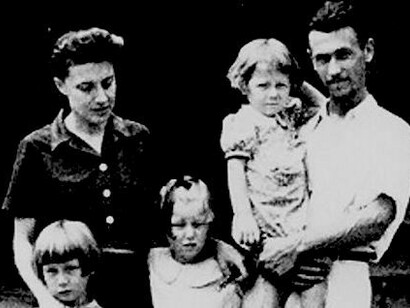 Topazia Alliata con su familia