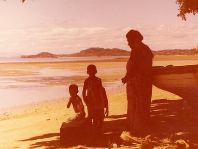 Mamolo Island, Tana e il nipote Peni, Solevu Village. Arcipelago delle Figi, foto di Giò Barbieri