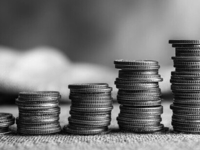 La contracara de la deuda es el perdón. Éste posee también una doble cara. El perdón estatal es siempre algo calculado; es una decisión en favor de su perpetuación