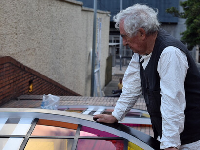 Daniel Buren. Courtesy of Museo de Arte Moderno de Bogotá