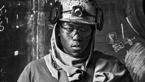 Glen McClure, Chris Murrell, Linesman, Newport News Shipbuilding and Drydock Corporation, Newport News, VA., archival inkjet print (photograph), 2014. Image © and courtesy of the artist.