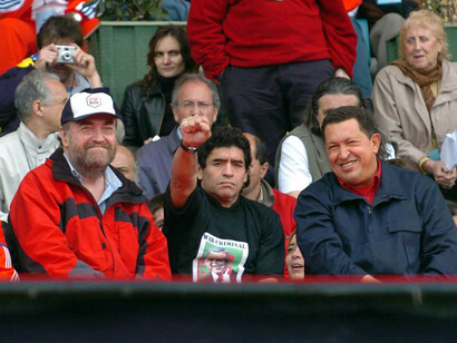 Miguel Bonasso, Diego Armando Maradona y Hugo Chávez en la III Cumbre de los Pueblos 