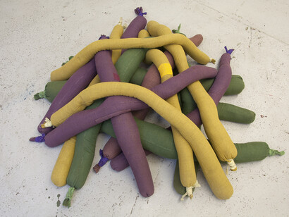 Barry Flanagan, heap 3 '67, 1967, hessian, sand,18 x 30 x 30 in  45.7 x 76.2 x 76.2 cm © The Estate of Barry Flanagan, 2015