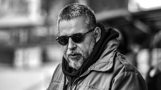 Mario Mendoza Zambrano ​es un escritor, catedrático y periodista colombiano