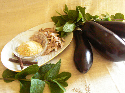 Melanzane, menta e liquerizia, ingredienti crudi
