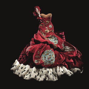 Christian Dior by John Galliano (b.1960), Haute Couture, Autumn/Winter 2004
Photo © Laziz Hamani
Dior Héritage collection, Paris
