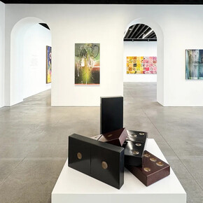 Various artists, Trade winds, exhibition view. Courtesy of Jenkins Johnson Gallery