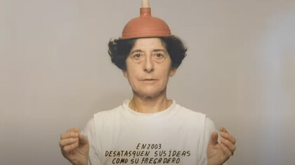 Esther Ferrer Ruiz, San Sebastián, 19 de diciembre de 1937. Durante la Transición Española, la sociedad vivió una transformación radical en términos de libertad de expresión. Este periodo supuso también una apertura para las mujeres en distintos ámbitos, incluido el artístico