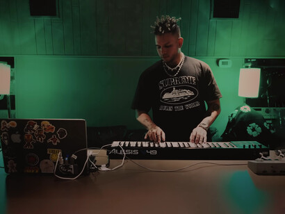 La pieza musical ‘+57’ fue criticada no solo por su mensaje, sino también por su falta de originalidad y pobre producción musical