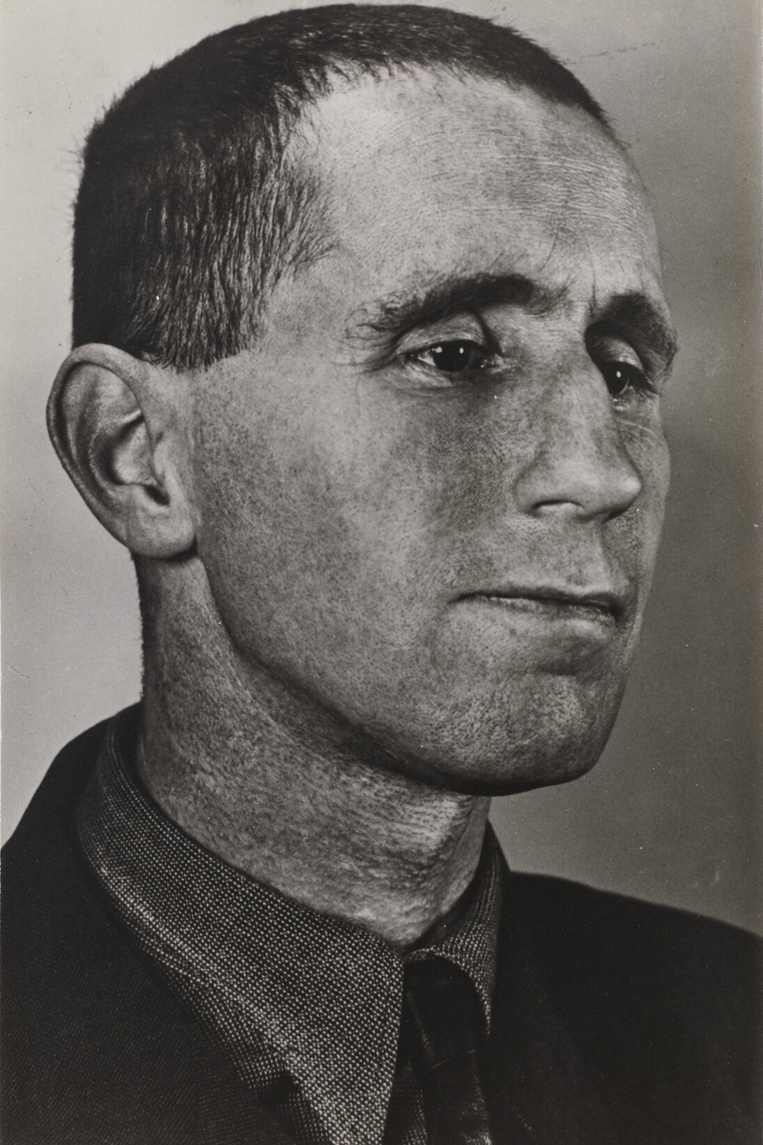 Grete Stern. Bertolt Brecht. 1934. Gelatin silver print, 10 1/4 x 6 11/16″ (26 x 17 cm). Private collection, Boston © 2015 Estate of Horacio Coppola