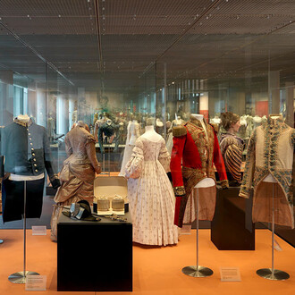 Changing clothes, exhibition view. Courtesy of Germanisches Nationalmuseum