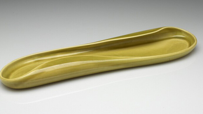 Russel Wright, designer, American, 1904-1976, Steubenville Pottery, manufacturer, American, 1879-1959, American Modern Celery Dish, 1937, Glazed earthenware, 3.2 x 33.3 x 8.9 cm (1 1/4 x 13 1/8 x 3 1/2 inches)
Gift of Judith Tannenbaum in honor of Gertrude D.T. Schimmel 2006.136.1