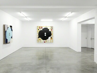 Donald Sultan, Exhibition view. Courtesy of Ryan Lee