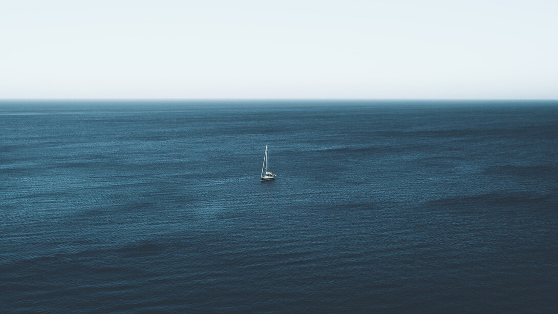 Un mese di passaggio nel quale è difficile pensare a qualcosa di assoluto