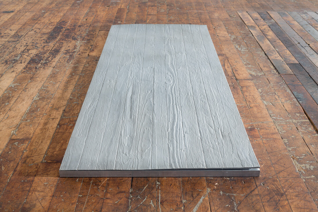 Alex Hay
Untitled (plank)
1966
paint on casting resin on aluminum structure
1 1/4 x 27 x 75 inches
(3.2 x 68.6 x 190.5 cm). Images courtesy the artist and Peter Freeman, Inc
