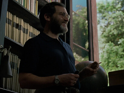 La obra opera como un programa cultural que modela la sensibilidad, enseñando cómo el deseo y la pérdida se inscriben en la memoria