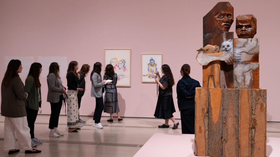 Marisol, Cuando todo está por comenzar. Dibujos de 1949 a 2015 (Quand tout est sur le point de commencer Dessins de 1949 à 2015), vue de l'exposition. Avec l'aimable autorisation du Centro Botín