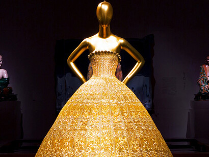 Gallery View
Chinese Galleries, Gallery 208, Guo Pei
Evening gown, Guo Pei (Chinese, born 1967), spring/summer 2007 haute couture;
Courtesy of Guo Pei