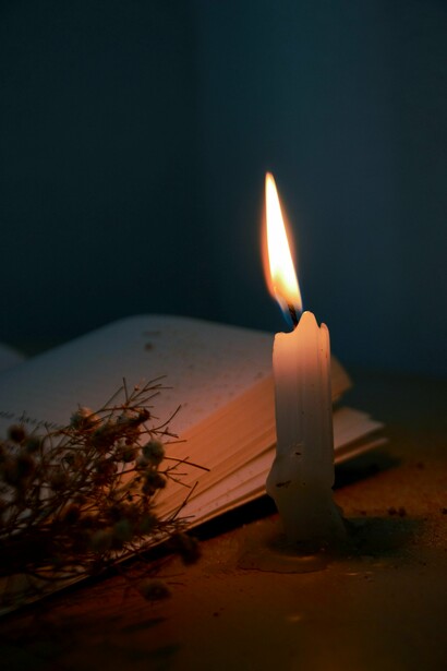 As estrelas têm um efeito interessante ao nosso olhar: quanto mais tempo as observamos, mais brilhantes e definidas nos parecem. Até os “traços” que formam as constelações ficam vívidos, como que riscados a giz pelo próprio Criador