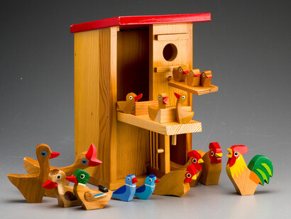 Look for a toy! Piece in exhibition. Courtesy of Kamenice nad Lipou Chateau