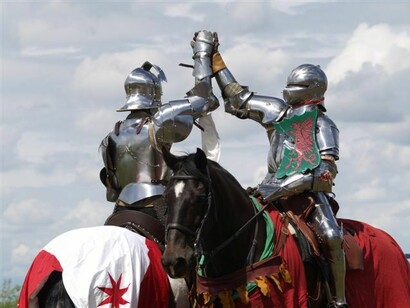 El proceso de toma de decisiones ya no podía separarse de la discusión diplomática