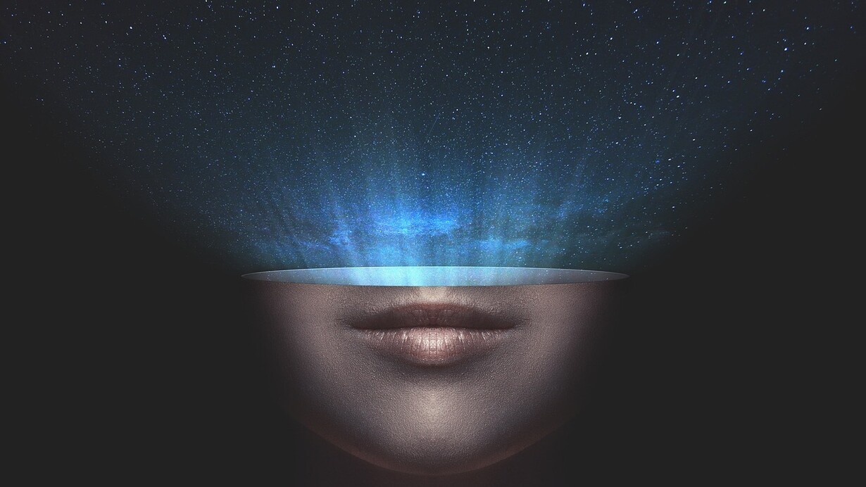 Mente aperta proiettata sull'universo. Ci vuole un salto intuitivo che conduca a riconoscere che la prospettiva materialista è molto parziale, è alienante se vogliamo?