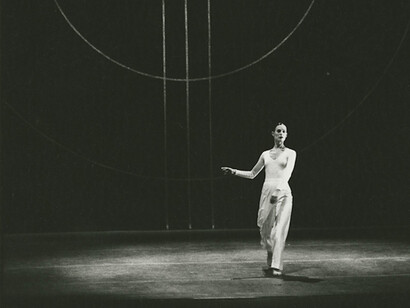 Lucinda Childs, Dance, 1979, © Silvia Lelli / Lelli e Masotti Archivio. Courtesy of Galerie Thaddeus Ropac