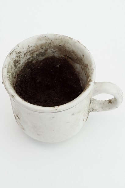 Anna Kolodziejska, Untitled (Tasse), 2016. Courtesy of Galerie Bernd Kugler