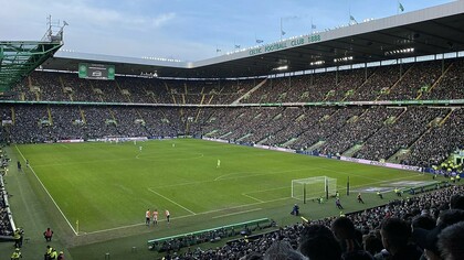 Glasgow, Scozia. Il Celtic Park poco prima dell'inizio di un derby dell'Old Firm tra Celtics e Rangers