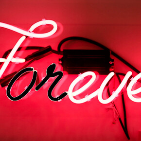 Stefano Serretta, Forever, 2017, neon. 