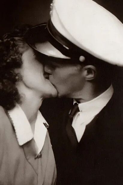 Strike a pose! 100 years of the photobooth. Courtesy of the Photographers' Gallery