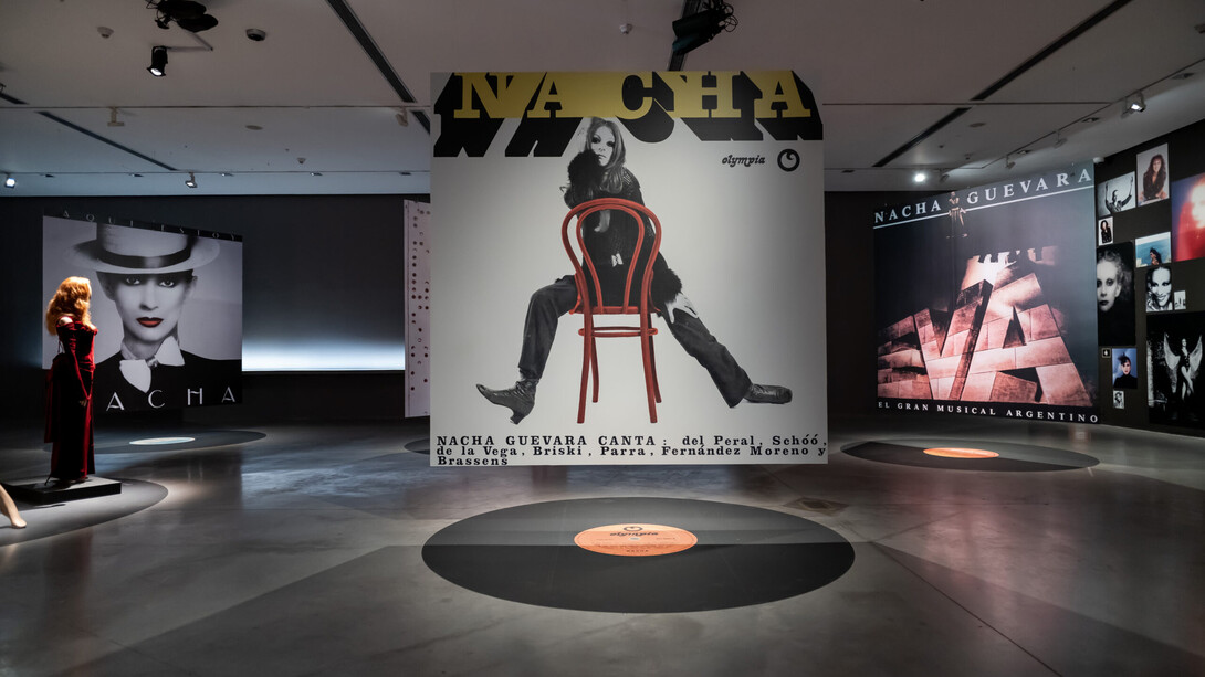 Nacha Guevara, Here I am, exhibition view. Courtesy of Museo de Arte Moderno de Buenos Aires