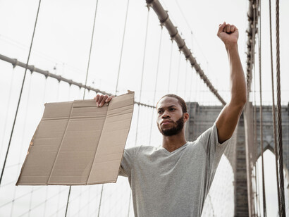 Entenda como o reconhecimento e valorização da diversidade enriquecem as relações sociais e promovem uma sociedade mais justa e igualitária, respeitando as diferentes culturas e identidades