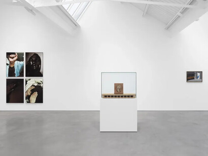Various artists, Group exhibition, exhibition view. Courtesy of Modern Art
