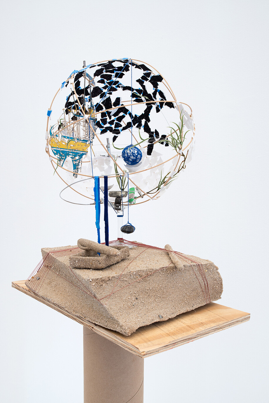 Sarah Sze, Model for a Passing Thought, 2015, Mixed media, 153.7 x 40.6 x 30.5 cm 60 1/2 x 16 x 12 in, Courtesy the Artist and Victoria Miro, London © Sarah Sze