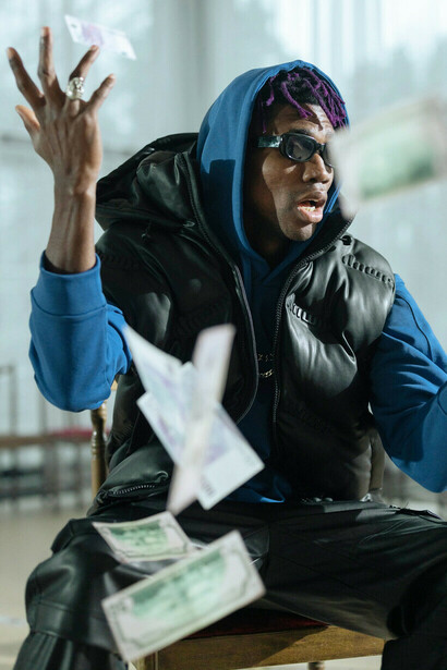 The rich versus the poor. For every US$ of aid 14 US$ flow out in wealth drain