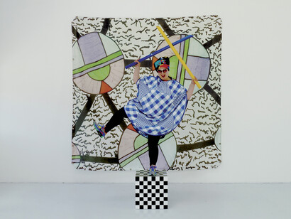 Karina Bisch, Karina bat plus fort !, 2014, Photographie extraite de la série Summer serie with Motley, 2014, Courtesy de l’artiste © ADAGP, 2015