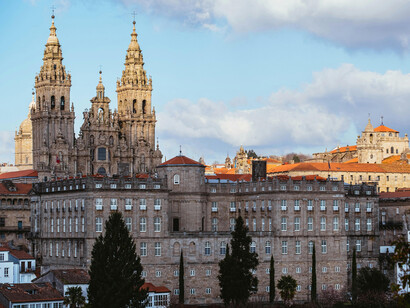A catedral de Santiago de Compostela, na capital de Galiza, Espanha foi construída em 1075 e guarda o estilo barroco da época