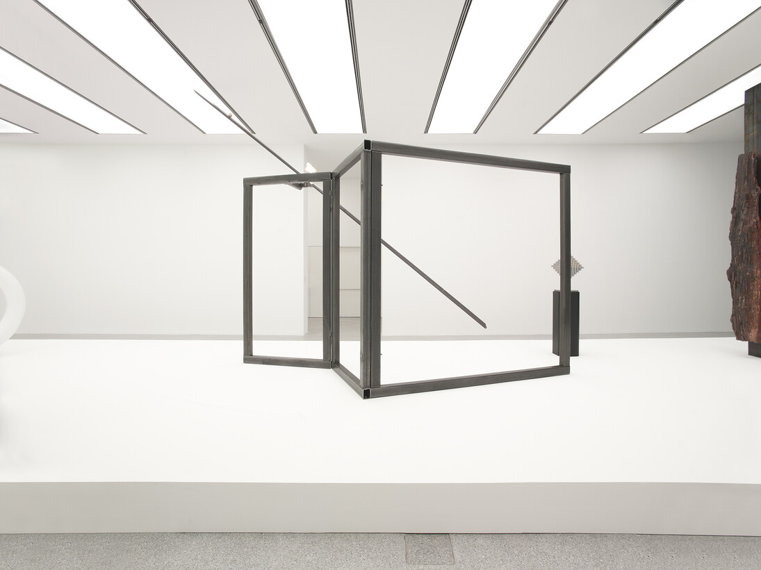 Carol Bove, ‘For Asta’ (2014), Steel, Dimensions variable, Courtesy the Artist, Maccarone, New York and David Zwirner, New York/London, Installation view, Carol Bove/Carlo Scarpa, Museion, Bolzano © Museion, photo Augustin Ochsenreiter
