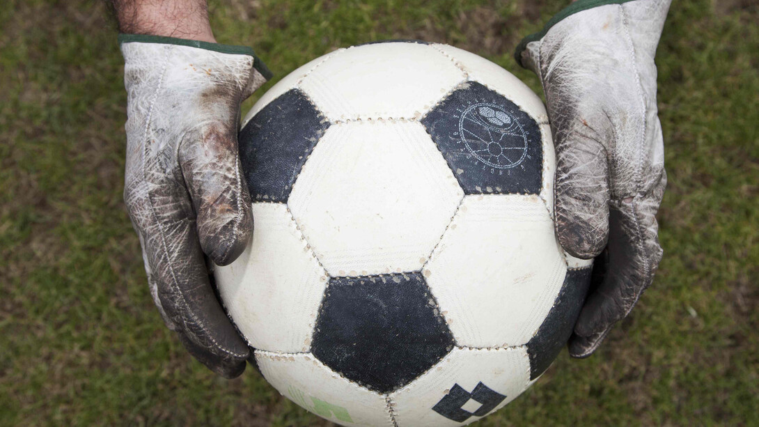 Danilo Correale,
Il gioco,
2013-2014,
video Full HD su Blu Ray, audio stereo, 70’,
Opera realizzata per la XIV edizione del
Premio Ermanno Casoli,
Courtesy l’artista & Fondazione
Ermanno Casoli,
Donazione dell’artista,
Collezione, Madre · museo d’arte
contemporanea donnaregina, Napoli