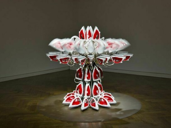 Joana Vasconcelos, Full Steam Ahead (Red #1), 2/2, 2012, Photo Peter Mallet / Courtesy Haunch of Venison